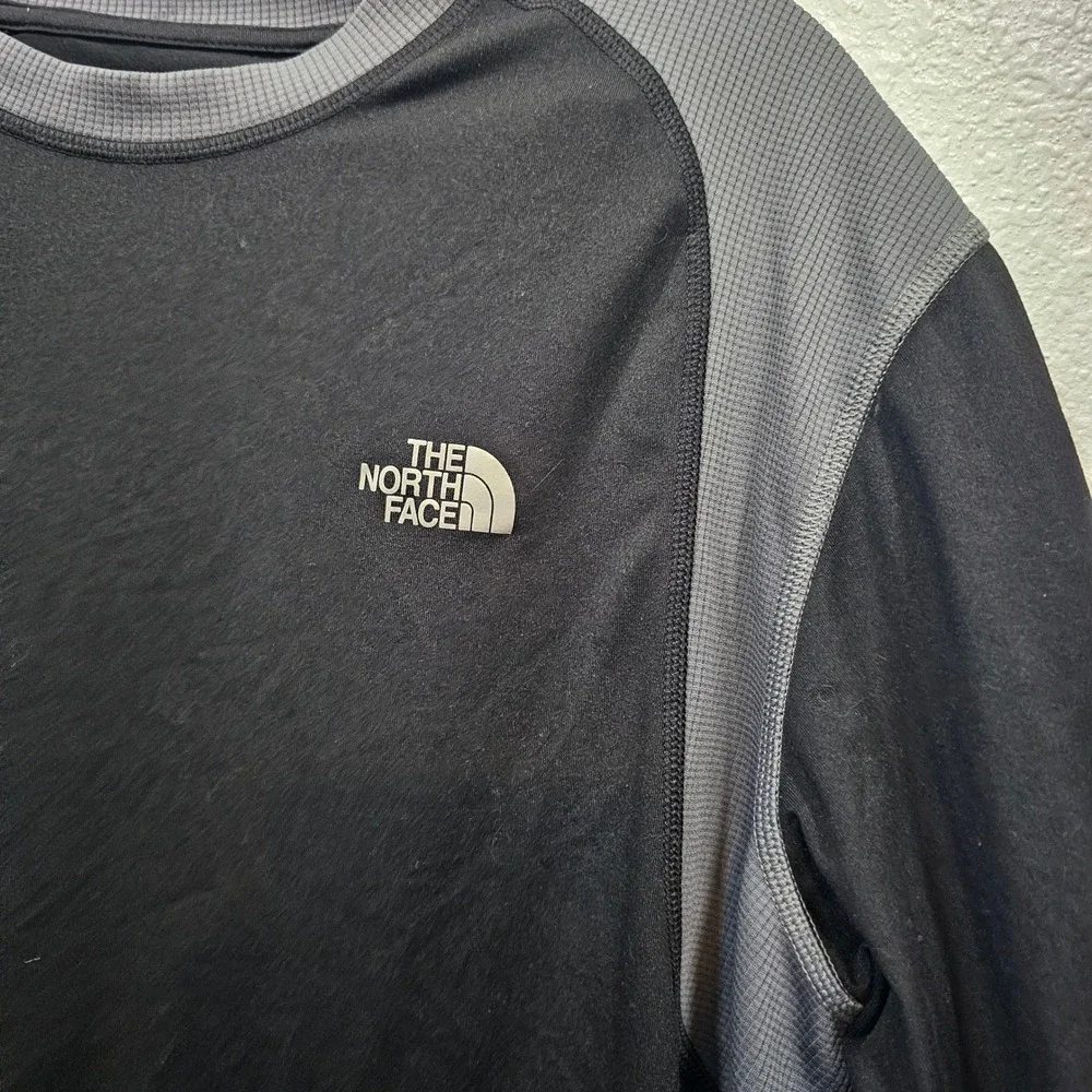 The North Face Mens Large Black Grey Performance Short Sleeve Active T-Shirt